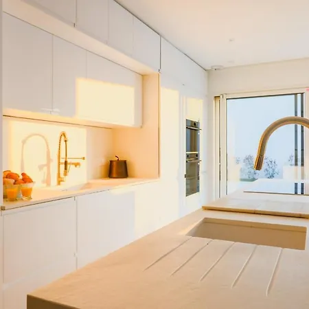 Villa Climatisee Proche Mer, 4 Chambres Et 4 Salles De Bain *