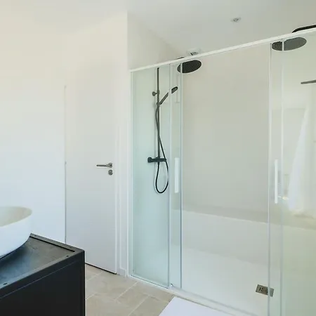 Villa Climatisee Proche Mer, 4 Chambres Et 4 Salles De Bain Villa