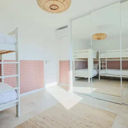 Villa Climatisee Proche Mer, 4 Chambres Et 4 Salles De Bain Le Bernard