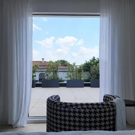 Villa Climatisee Proche Mer, 4 Chambres Et 4 Salles De Bain *