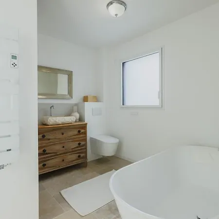 Villa Climatisee Proche Mer, 4 Chambres Et 4 Salles De Bain * Le Bernard