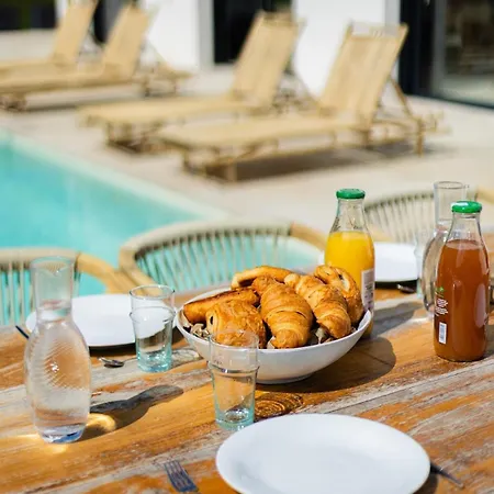 Villa Climatisee Proche Mer, 4 Chambres Et 4 Salles De Bain *
